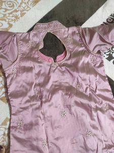 Elegant Mauve Embroidered Kurta Set