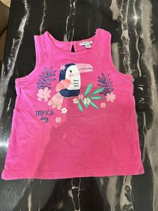 sleeveless t-shirt