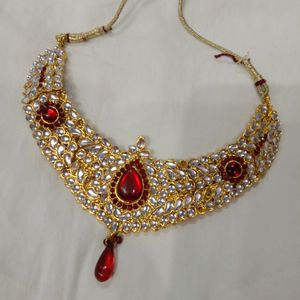 Kundan Set With Tika And Earnings