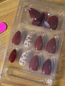 Press-On Nails Set with Freebie Serum