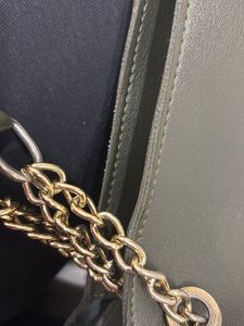 Stylish Tote Bag with Gold Chain Accents