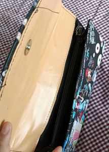 Funky Graphic Print Clutch with Chain