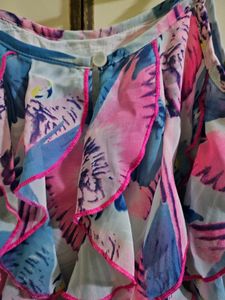Sleevless Multicolour Top For Girls