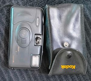 🚨Vintage Kodak Film Camera with Case