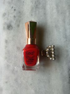 Lea Red Nail Polish &amp; Hair Clip Combo