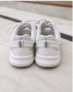 Stylish White Mesh Sneakers – Comfortable &amp; Trendy