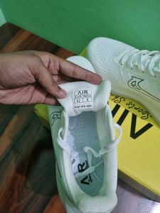 AIR Men's White Sports Shoes / Running Shoe