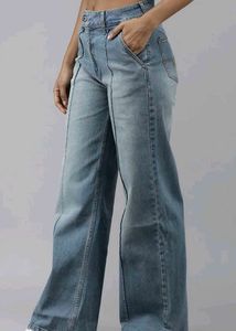 Wide leg light weight stretchable casual blue jean