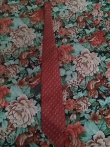 Classic Red Patterned Tie
