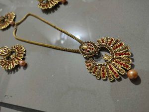 Elegant Gold-Tone Necklace Set