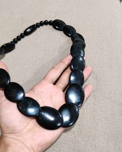 Elegant Black Oval Beaded Necklace