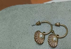 Pearl Shell Gold Hoop Earrings