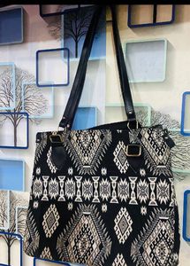 Hand bag