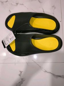 Stylish Black &amp; Yellow Flip Flops