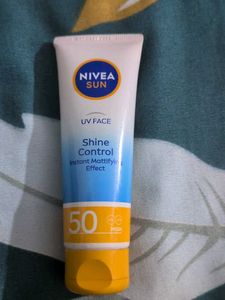 Nivea Sun UV Face Shine Control SPF 50