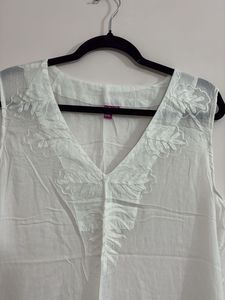 Elegant White Chikankari Kurta