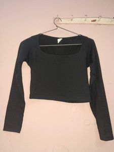 Black Long Sleeve Crop Top