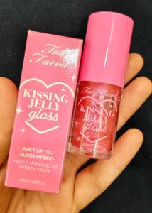 Too Faced Kissing Jelly Gloss (bubblegum)