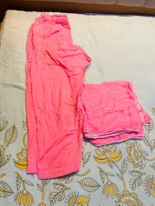 Fits to XXL Vibrant Pink Cotton Kurta Set has litt