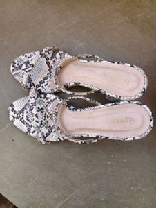 Stylish Snakeskin Heeled Sandals