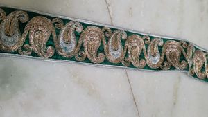 Embroidered Paisley lacr Border