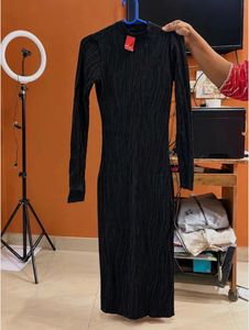 Chic Textured Black Midi Dress