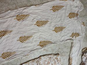 🎉🎊White Kurta Set with Golden Print...