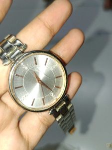Elegant Silver Tone Women's Watch