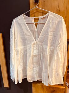 new piece white V-Neck Button-Up Tunic