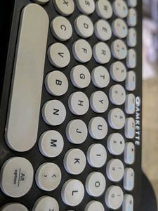 Amkette Wireless Keyboard