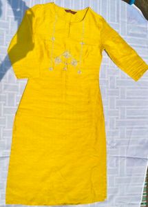 Elegant Yellow Embroidered Kurta