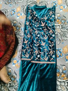 Elegant ZARI Embroidery Velvet Kurta Set