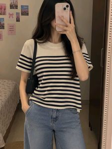 Striped Cropped ribbed top