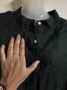 Sleeveless Black Collared Top