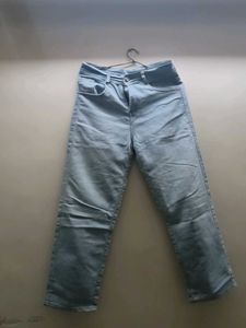 Light Wash High-Waisted Jeans