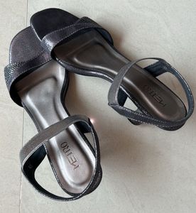 Metro Gunmetal Metallic Shimmer Heels (Size 39)