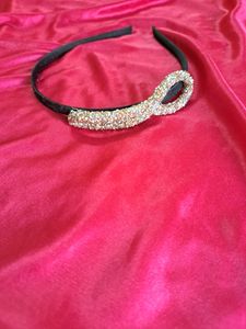 Gorgeous Black Headband With Sequins Bow Design