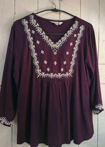 burgundry short kurti with minor flaw