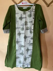 Green &amp; White Printed Kurta