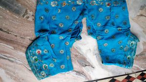 Vantage new saree only one time use