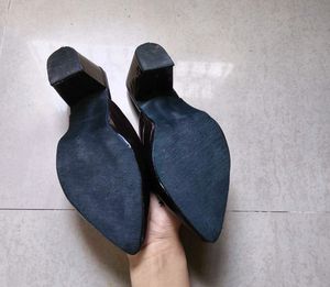 bow heels
