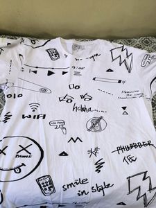 WHITE T-SHIRT PRINTED SIZE XL
