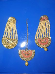 Elegant Pearl &amp; Stone Maang Tikka Set