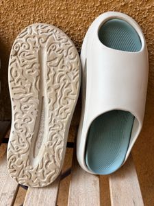 Comfortable White &amp; Teal Slides