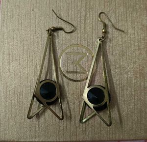 Stylish Gold & Black Earrings Set