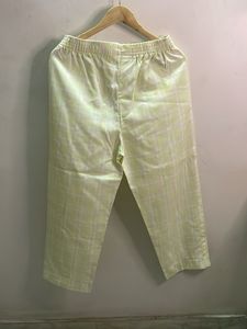 Lightweight Plaid Cropped Pants