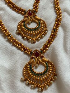 Exquisite Vintage Gold Necklace &amp; Earring Set