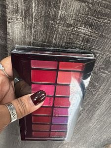 Mars Infinity Lip Palette
