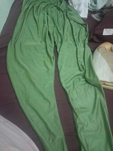 Green legging pants