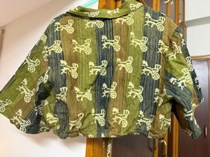 Unique Printed Cropped Shirt